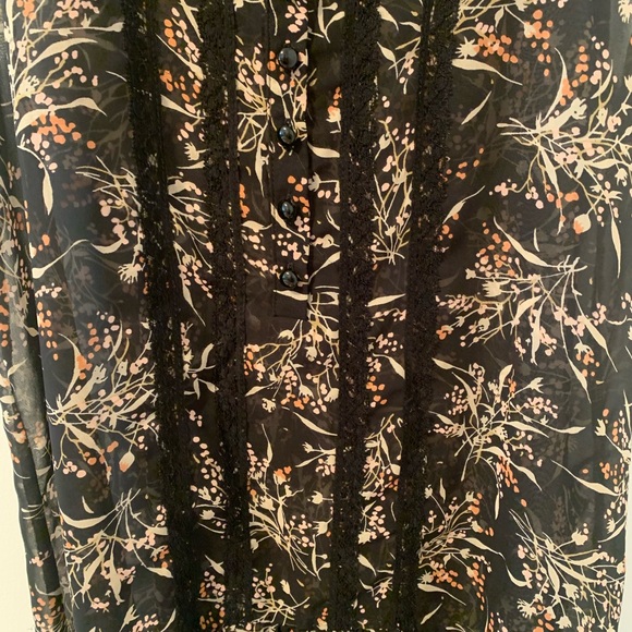 Lily White Sheer Sleeveless Blouse Medium - Picture 3 of 5